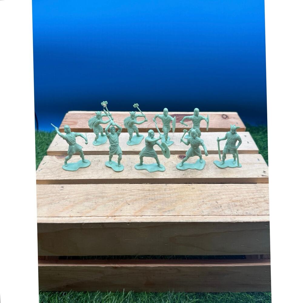 Vintage Louis Marx & Co. Plastic Viking Figures - Lot of 9